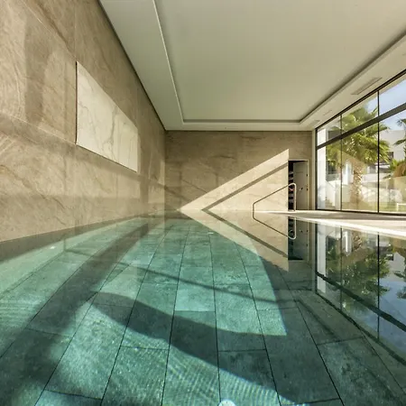 בית נופש Zoey - Pool, Gym, Terrace & Golf מארבלה