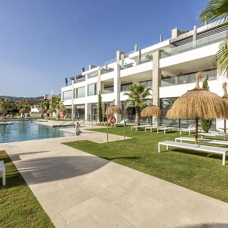 Zoey - Pool, Gym, Terrace & Golf בית נופש