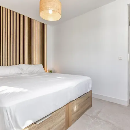 Zoey - Pool, Gym, Terrace & Golf Vakantiehuis