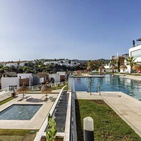Zoey - Pool, Gym, Terrace & Golf בית נופש מארבלה