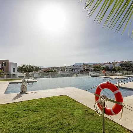 Zoey - Pool, Gym, Terrace & Golf بيت للعطل *